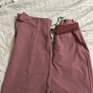 Figs scrubs mineral mauve set